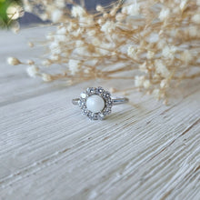 Load image into Gallery viewer, Milky Fern Floral Halo Round Ring