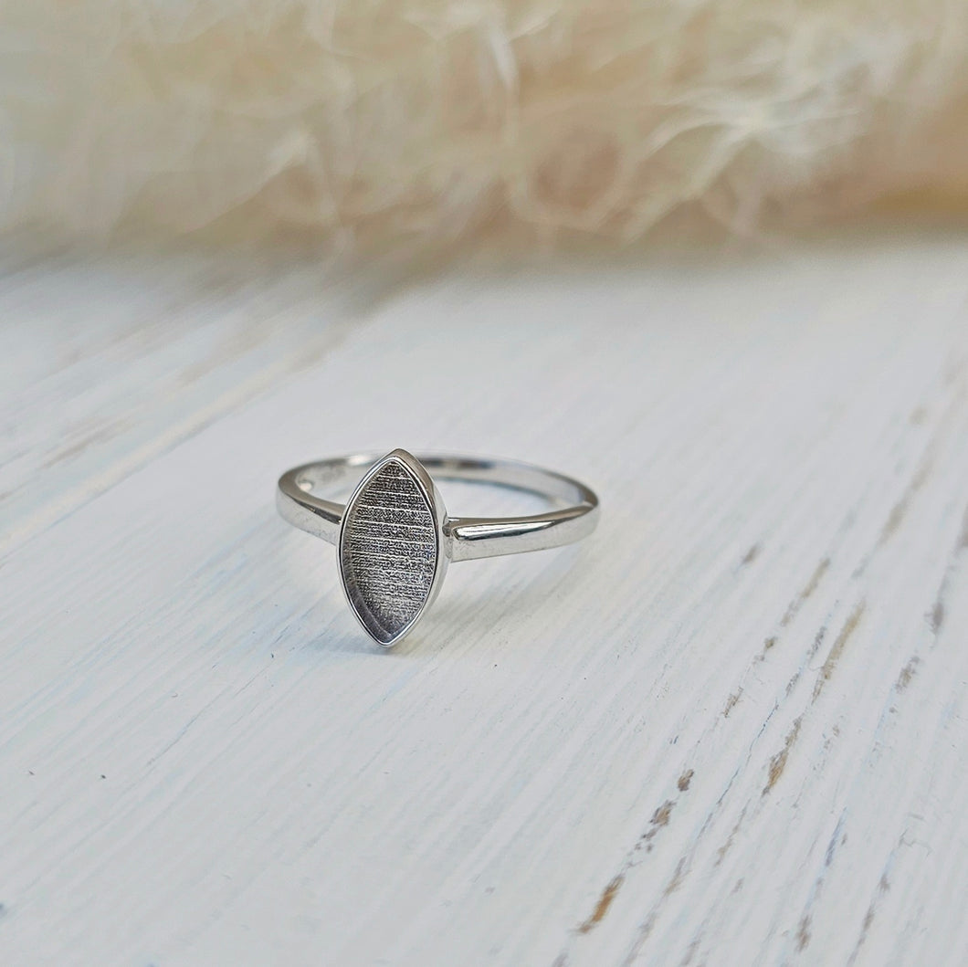 Milky Fern Simplicity Marquise Ring