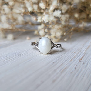 Milky Fern Split Shank Oval Ring